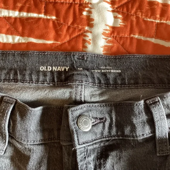 Old Navy Gray Mid-Rise Wow Boyfriend Jeans (like new-worn once) - Picture 3 of 3